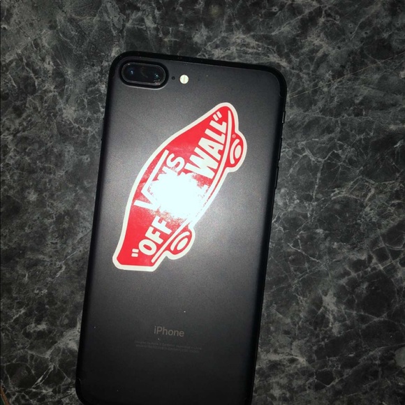 iPhone 7 Plus - Picture 2 of 3